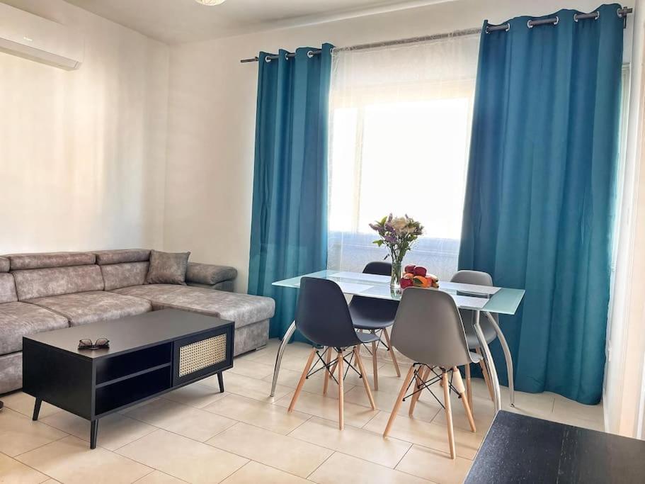 Teo Apartment Paphos Ngoại thất bức ảnh