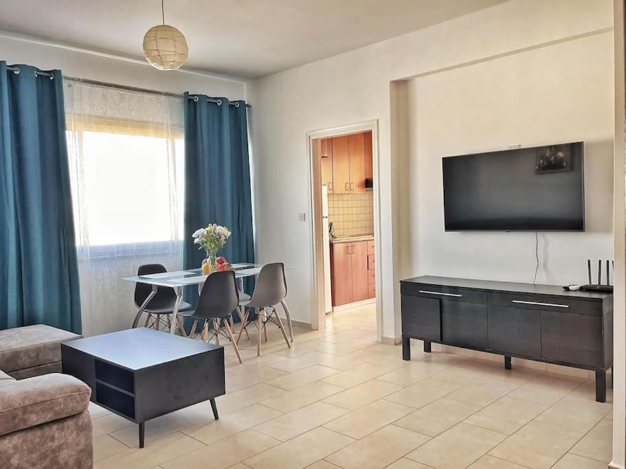 Teo Apartment Paphos Ngoại thất bức ảnh