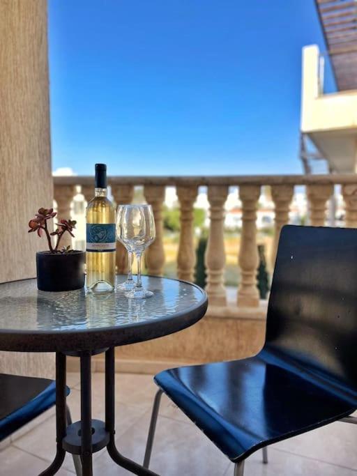 Teo Apartment Paphos Ngoại thất bức ảnh